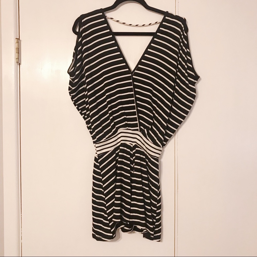 NWOT Fraiche by J Black and White Romper
